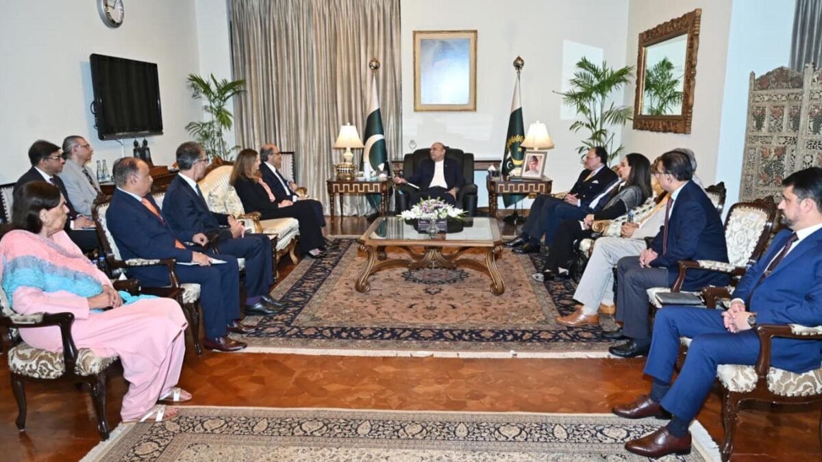 صدر آصف علی زرداری سے آئی ایم ایف کے ڈائریکٹر جہاد ازعور کی ایوان صدر میں ملاقات