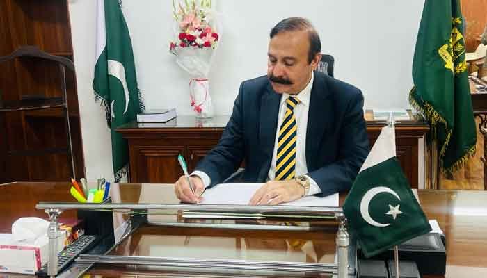 افغانستان بے بنیاد الزامات چھوڑ کر دہشت گردوں کے ٹھکانے ختم کرے: طارق فضل چوہدری