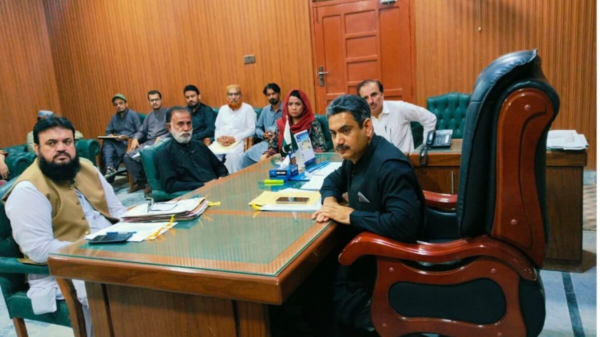 استا محمد: ڈسٹرکٹ ایجوکیشن گروپ کے فیصلوں پر 26 غیر حاضر اہلکار معطل، انکوائری کمیٹی قائم