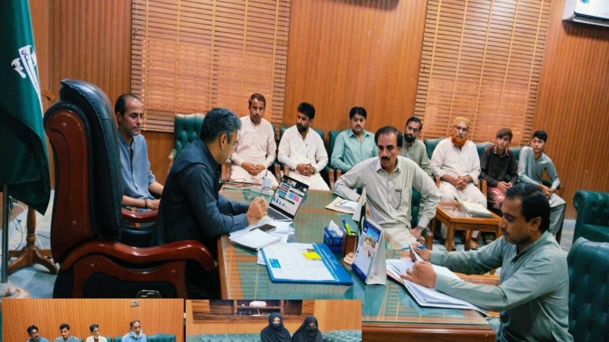 نصیرآباد: اُستا محمد میں ڈپٹی کمشنر محمد رمضان پلال کی صدارت میں میٹرک کے پوزیشن ہولڈرز کے اعزاز میں آگاہی اجلاس